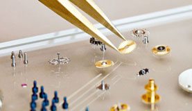 南宁伯爵指定维修门店打开表壳